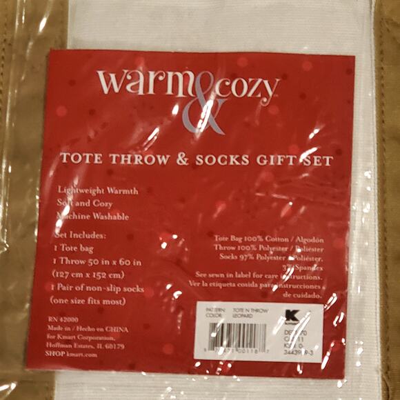 Kmart Warm and Cozy Tote Throw and Socks Gift Set Leopard Print Soft 50" x 60" - Picture 5 of 6